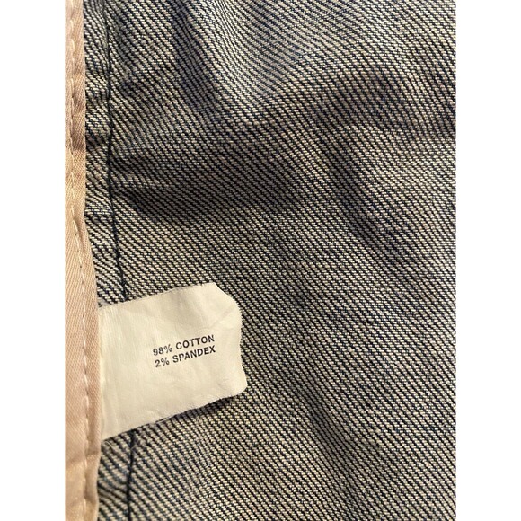 Gap Denim Jacket Sz-6 Button Closure 1 Lapel Pocket 2 Button Pockets Tapered - Picture 6 of 6